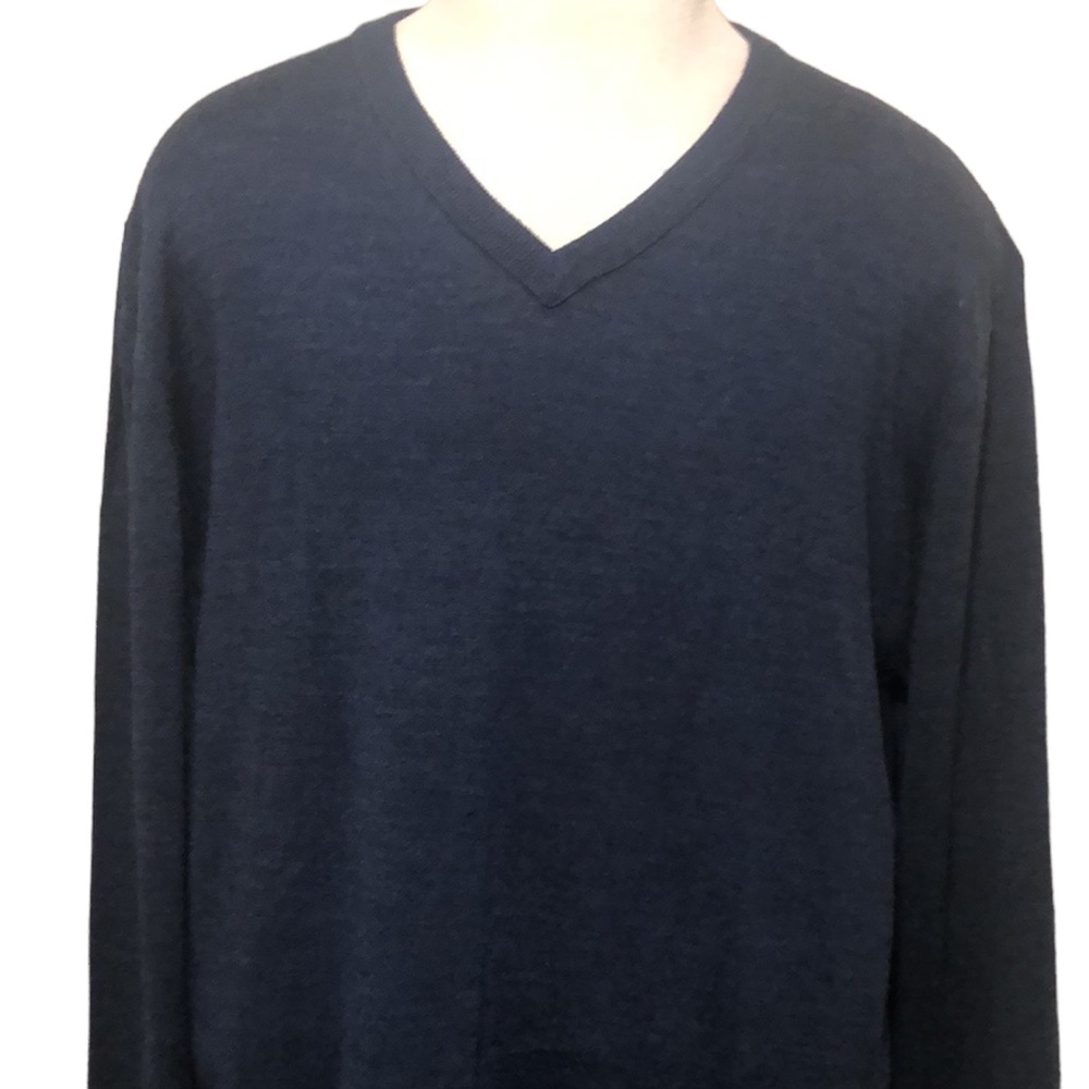Gap V-neck sweater